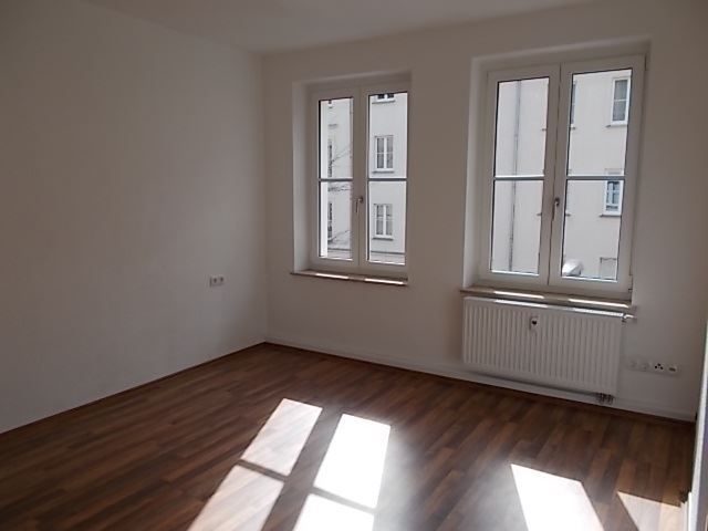 Großzügige 2-Zimmer mit Laminat und Wannenbad in guter Lage – DSCN1047