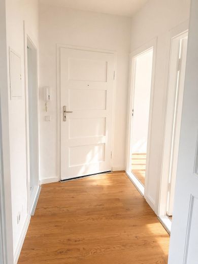 Herzlich Willkommen im Gertrudenhof! 1,5 Zimmer-Wohnung in Alt-Hohenschönhausen – Flur