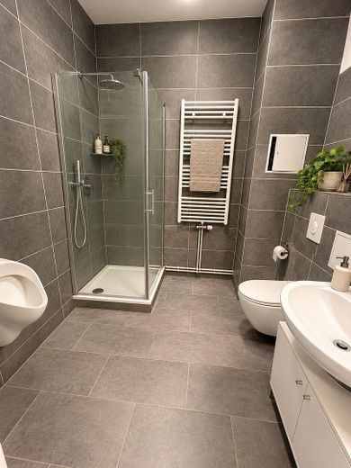 Sanierter Altbau direkt am Volkspark Friedrichshain – großzügige 5-Zimmer-Wohnung – Fotoğraf 3