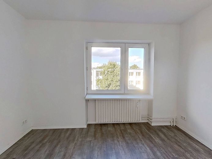 Helle 3-Zimmer-Wohnung mit BALKON, EBK & TAGESLICHTBAD – Ansicht I: Schlafzimmer I