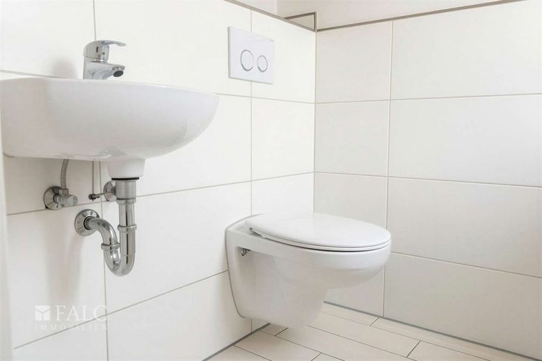 Hochwertige Bauqualität und zeitgemäße Ausstattung vereint – Gäste WC
