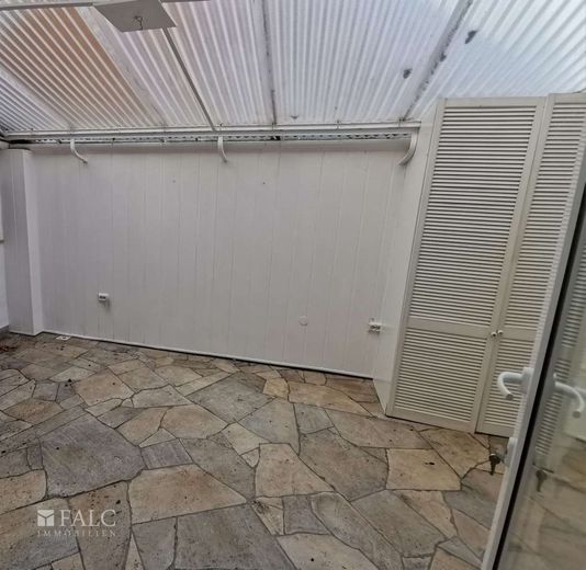 Hausrenovierung: 5x Wohnungen in Vermietung – 1.OG-links-überdachte Terrasse