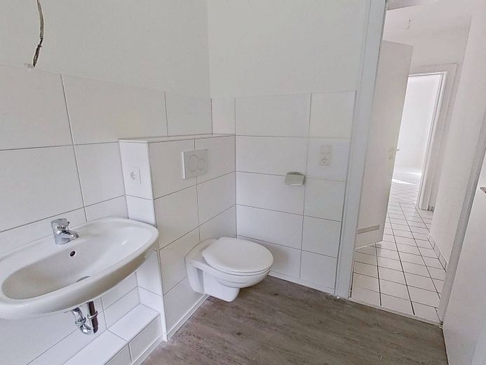 Großzügig gestaltete 4-Zi.-Whg. mit BALKON und viel Komfort – Foto 10
