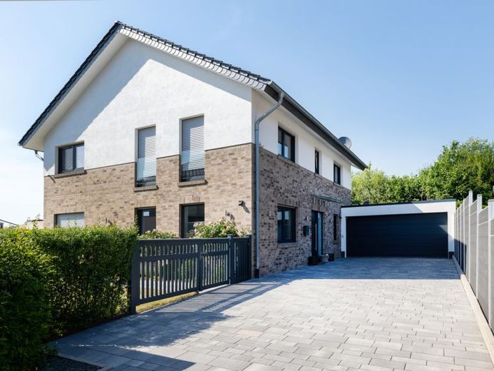 Stilvolles und modernes Einfamilienhaus, Energieeffizienzklasse A+ in bester Lage von Bissendorf – Foto 1