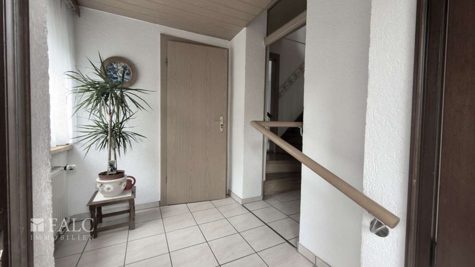 Familienfreundliches Handwerkerhaus mit Potenzial nahe Erfurt – Eingangsbereich