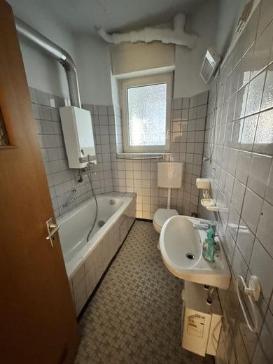 2 locali con balcone a Karlsruhe-Mühlburg – Ideale per inquilini con abilità manuali – Bad 