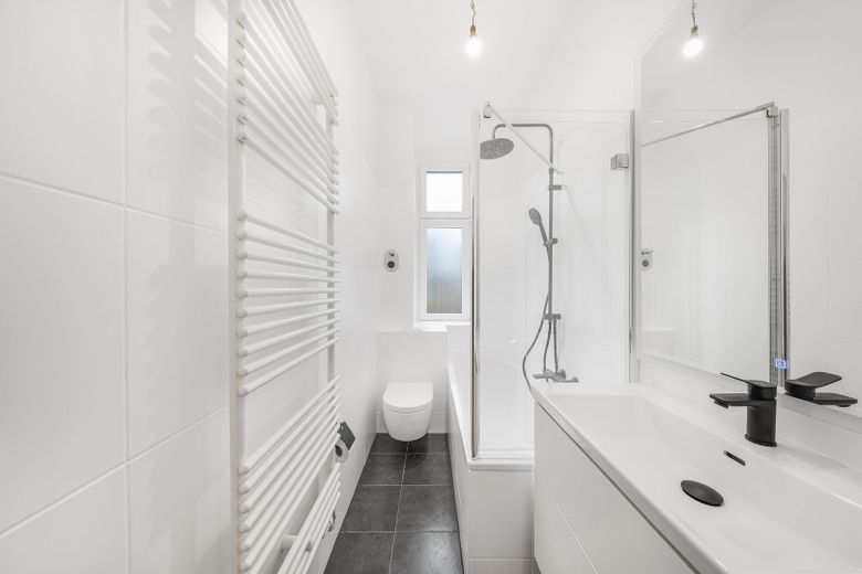 Tageslichtbad mit Badewanne