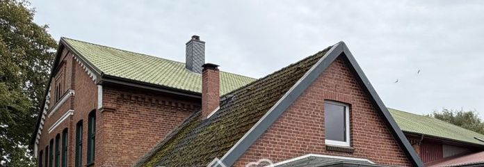Resthof mit Nebengebäude und bebauugsfähigem Grundstück