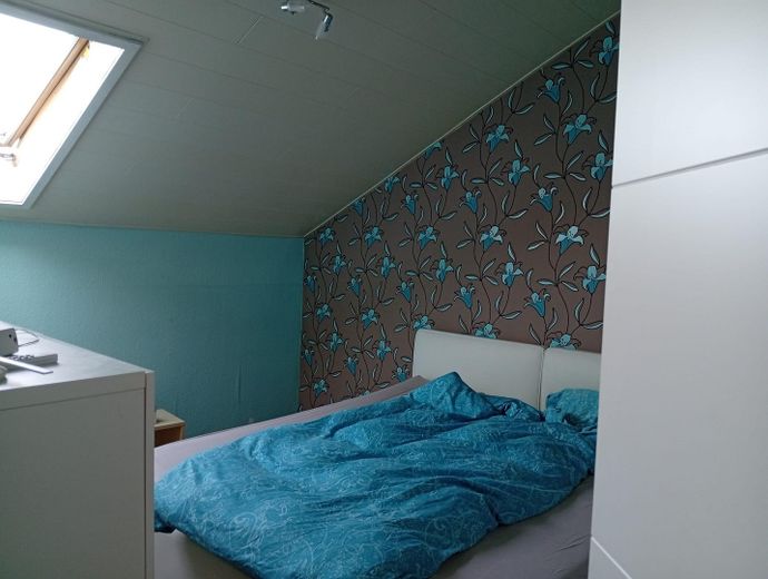 5 Zimmer saniertes helles großzügiges Haus in 63263 Neu-Isenburg " Einzugsfertig" Energie D 110 – Elternschlafzimmer Dach