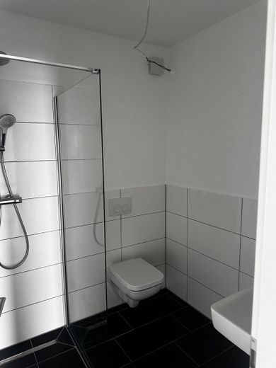 Wohnen mit Stil: Penthouse-Wohnen im Grünen – 4-Zimmer-Dachgeschosswohnung mit ca. 144 m² – Gäste WC