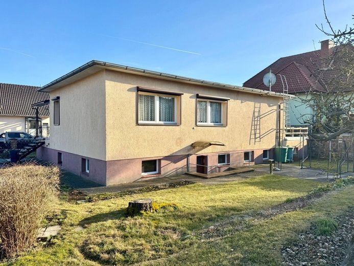 HORN IMMOBILIEN ++ ein großes Haus mit großem Grundstück und voll unterkellert in Strasburg (Uckerm) – Hausansicht