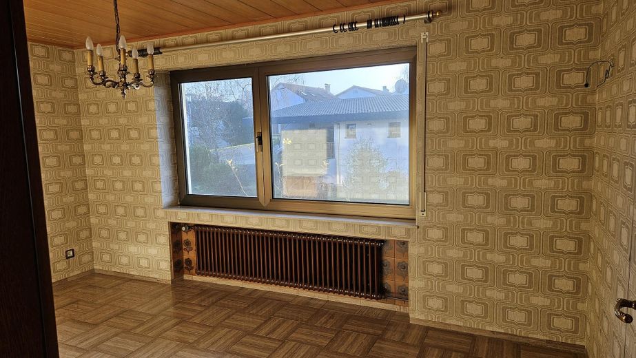 Ampia casa unifamiliare con 11 locali a Zuzenhausen (adatta a una o più comunità abitative!) – OG kleines Zimmer