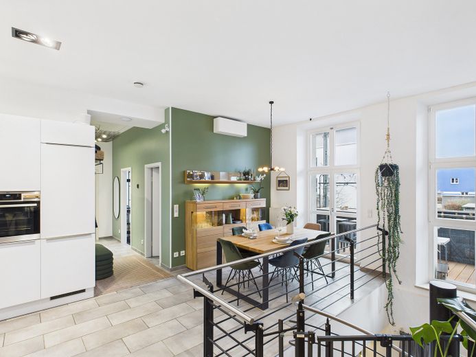 Küche - / Essbereich (1.OG)