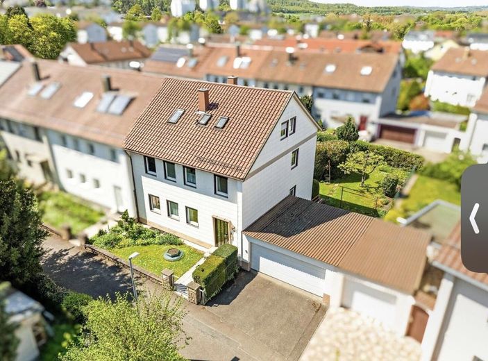 Modernized 2-room top-floor apartment in Böblingen – Foto 7