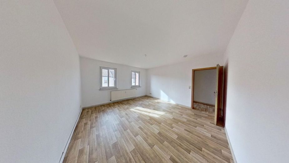 Helle 2-Raum DG-Wohnung sucht neuen Mieter – Wohnzimmer