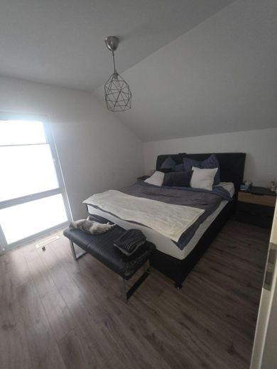 KFW 40+ Haus, wohnen mit Charakter: Freistehendes Einfamilienhaus in Lambsheim – Elternzimmer1