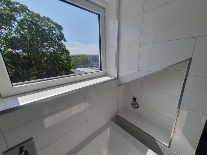 Elegante und große  Wohnung - Dachgeschoss - mit viel Platz – Foto 18