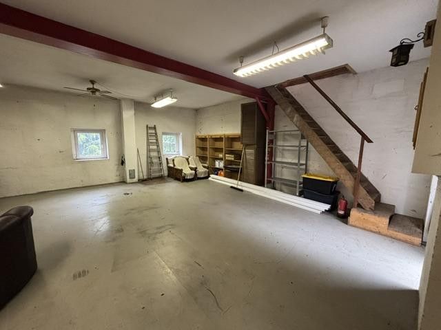 Maison plurifamiliale avec grand garage à Breitenbrunn – Nebengebäude / Lagerhalle EG