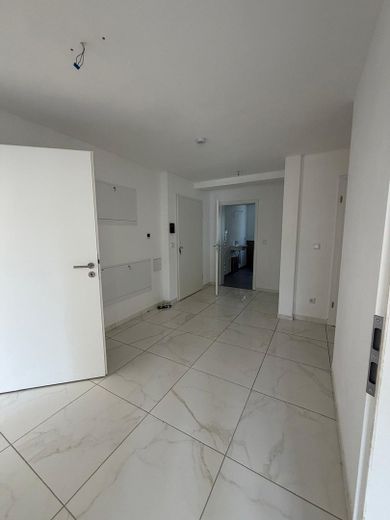 Erdgeschoß-Wohnung mit Gartennutzung und Terrasse Neubau – Foto 5