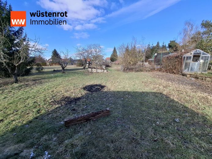 Doppelhaushälfte mit traumhaftem Grundstück und Ausbaupotenzial für ein zusätzliches Hinterhaus in Schwielowsee zu verkaufen... – Garten