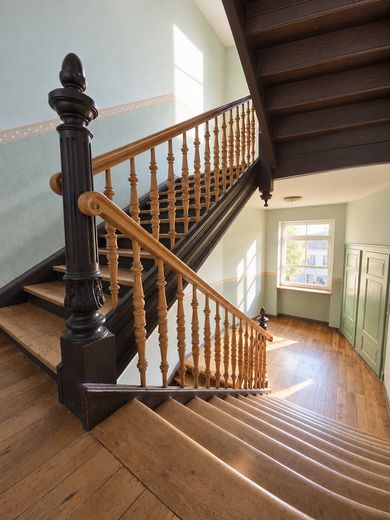 Bright Period Apartment in Central Leipzig – Photo 5