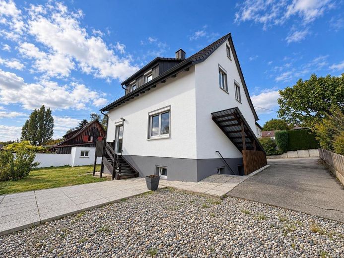 Freistehendes EFH in Toplage von Erbach – frisch renoviert, sonnig & ruhig – Haus mit Terrasse