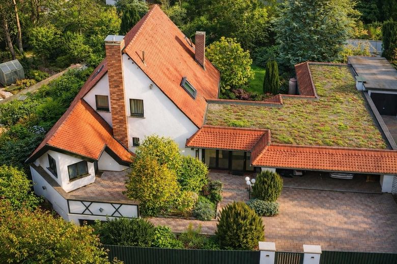 EFH für 2-4 Pers. u. großem Garten Nähe Fürth, Erlangen u. Nürnberg zu vermieten! – Luftaufnahme