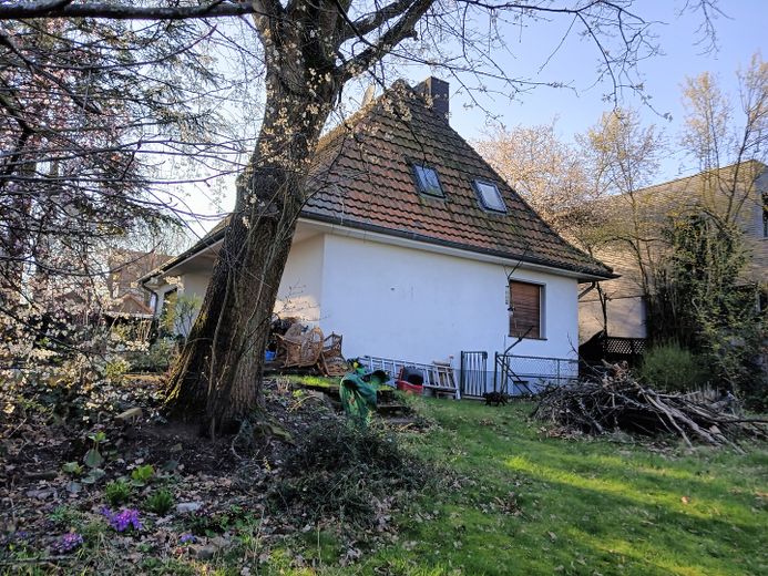 Provisionsfrei:schönes,großes Grundstück mit EFH in TOP-Lage für langfristig planende Interessenten! – Foto 2