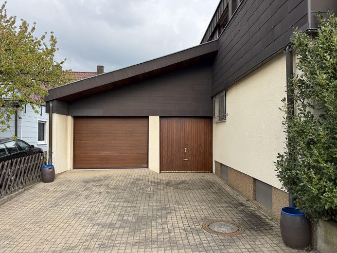 बहुत सुंदर एकल-परिवार वाला घर, 224 वर्गमीटर और 6.5 कमरे: परिवारों तथा Stuttgart या Karlsruhe आने-जाने वालों के लिए बेहतरीन – Garage und Tor zu Fahrrädern