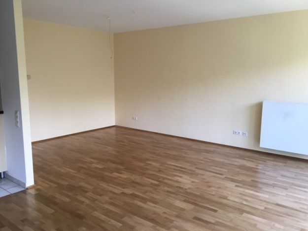 72 qm - Fürstenbergerstr. 168, 60323 Frankfurt mit Concierge – Wohnzimmer
