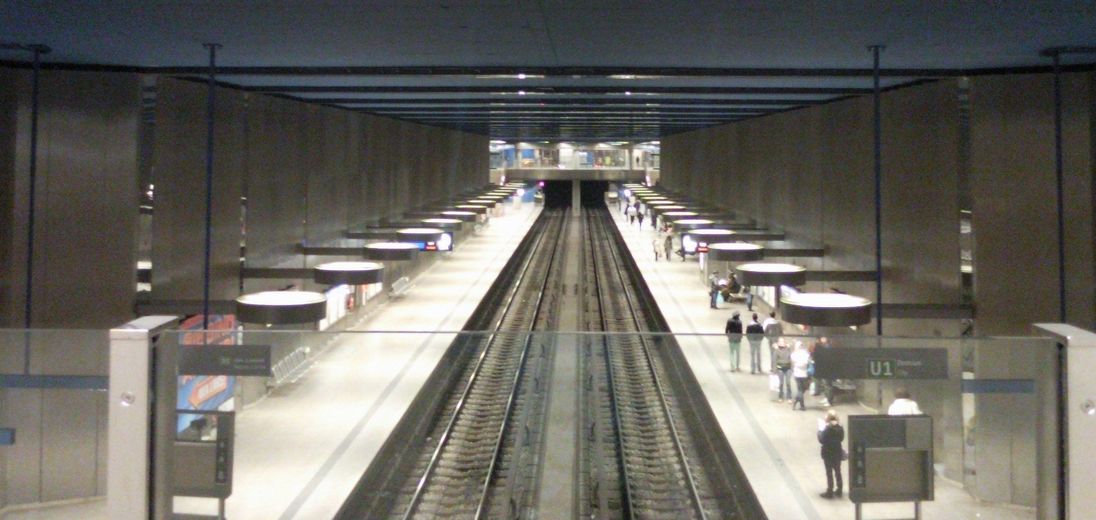 Freies Apartment auf dem Olympia-Einkaufszentrum, provisionsfrei von privat – U-Bahn 
