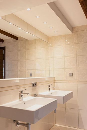Modernes Penthouse-Flair im historischen Ambiente - Dachgeschosswohnung mit Designanspruch – Doppelwaschtisch