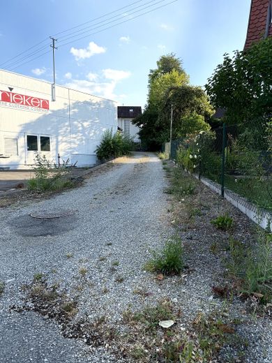 Einfahrt Garage
