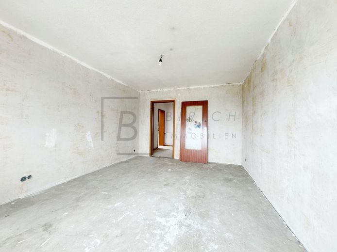 Großzügige 4-Zimmer-EG-Wohnung mit Balkon, Garage und attraktivem Entwicklungspotenzial – Kinderzimmer