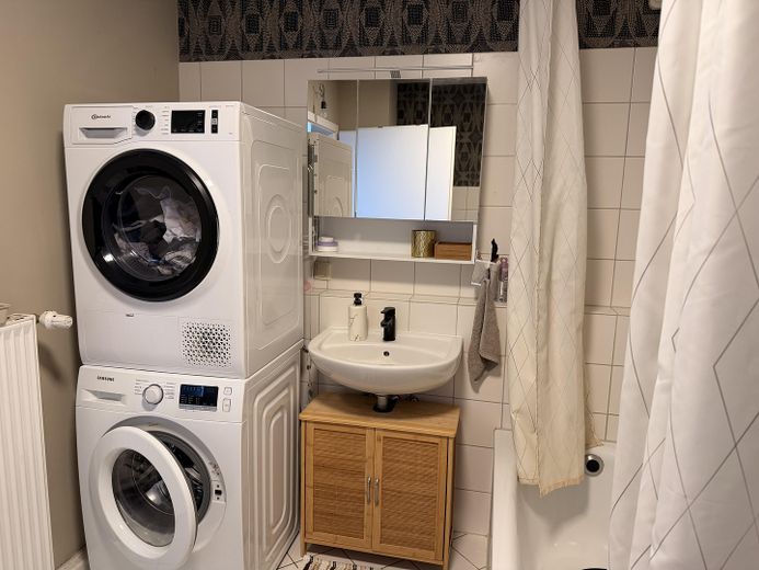Без комісії: 3-кімнатна квартира з балконом і ліфтом – Badezimmer