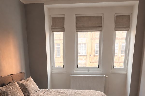 Stilvoll kernsanierte 4-Zi-Altbau-Wohnung mit Wohnküche