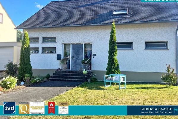 Longuich: Großes Einfamilienhaus mit Garten, Garage und Keller in schöner Wohnlage