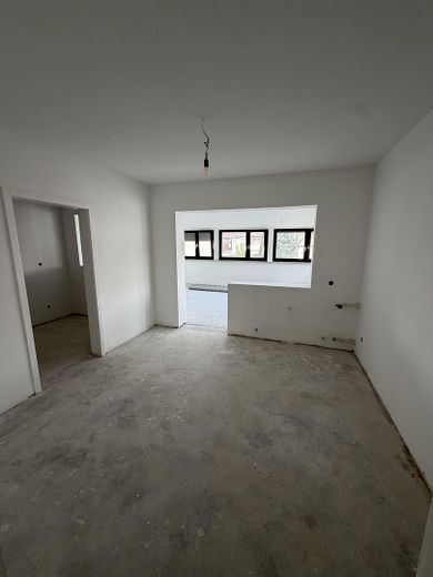 4,5 Zimmer Wohnung mit Balkon, Gartenmitbenutzung und 110qm Wohnfläche – Küche_Esszimmer