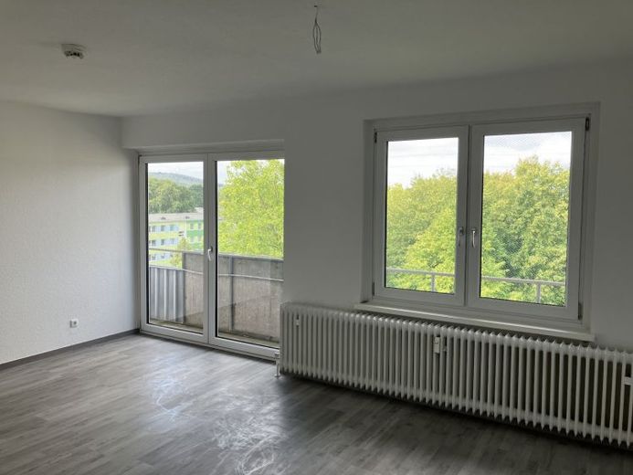 Lichtdurchflutete Maisonette Wohnung mit Balkon & Grünblick – Foto 1