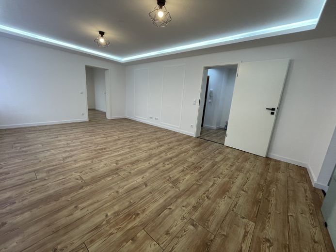 2-room basement apartment in an excellent location directly by Siebentischwald – Wohnzimmer 3