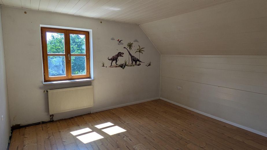 Affascinante casa indipendente in posizione tranquilla – vendita privata (senza agenzia) – Kinderzimmer mit Südfenster...