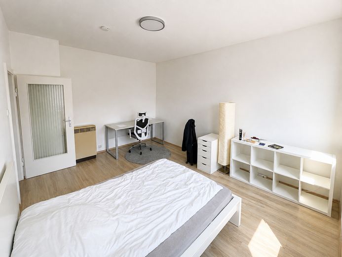Helle und gepflegte 3 Zimmer Wohnung mit Einbauküche in Nürnberg! – Schlafzimmer