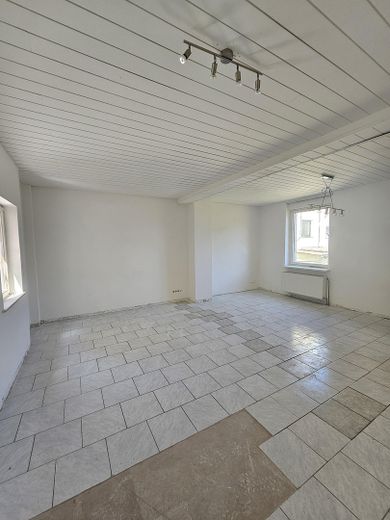 *provisionsfrei* Sanierungsbedürftiges Einfamilienhaus mit Grundstück in Schiffweiler, ruhige Lage – फोटो 4