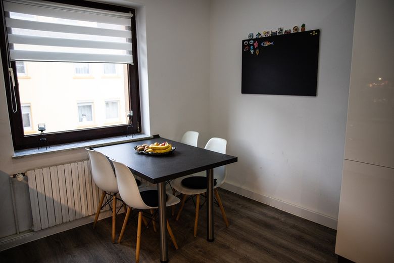 Moderne 3-Zimmer Eigentumswohnung mit Einbauküche & großem Balkon – Foto 14