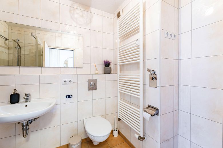 Modernes Badezimmer