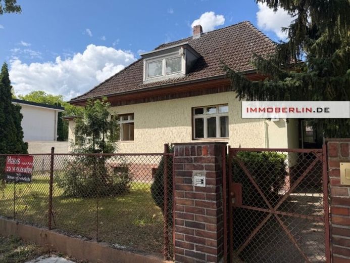 IMMOBERLIN.DE - दक्षिण-पश्चिमी बगीचे वाला सुंदर, नवीनीकरण-आवश्यक एक/दो-परिवार वाला घर – फोटो 1
