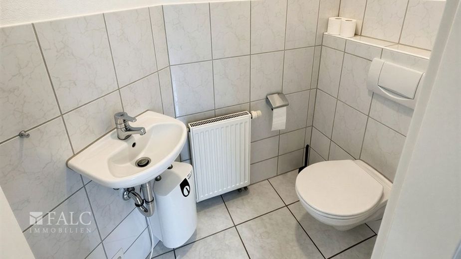 Individuell anpassbare Gewerbefläche: langfristig planen, flexibel gestalten – Badezimmer