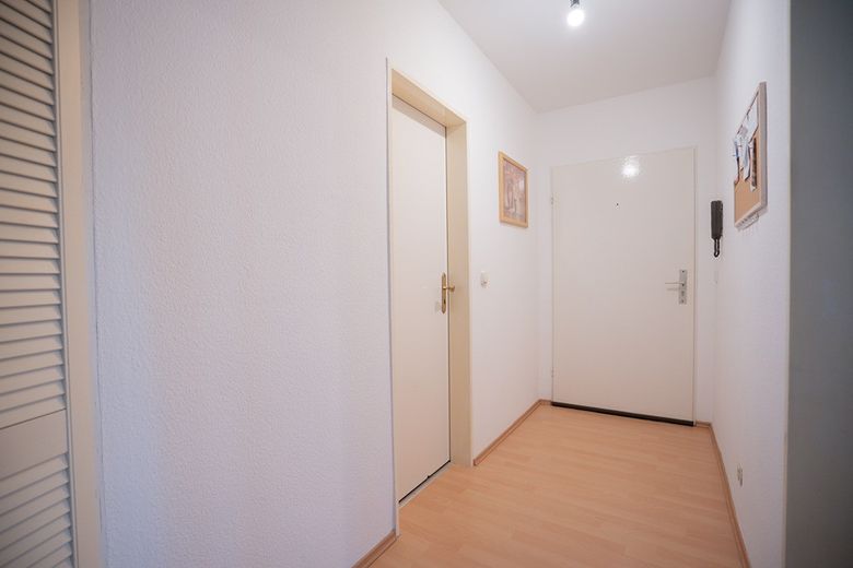 Appartement élégant de 2 pièces avec balcon et cuisine équipée à Saulheim - sans commission – Foto 9