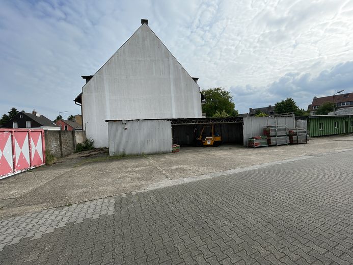Gewerbegrundstück 2.635 m² mit Büro, Sozialräumen & Unterstellflächen – Foto 2