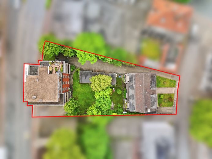 Zwei Mehrfamilienhäuser. Ein Investment. Maximales Entwicklungspotenzial. – Foto 1
